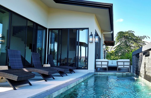 El Cerro Casa | Brand New Casa Lunula 4-bedroom 4.5 Bath house in Manuel Antonio w/Private Pool
