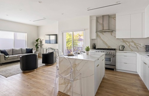 Burbank Casa | Brand NEW Charming 2-bedroom house with AC, WiFi in fabulous Burbank Hills