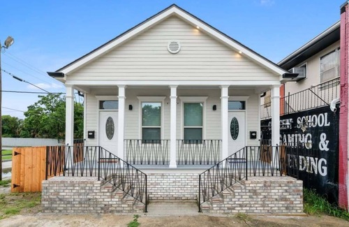 Mid-City Casa | Brand New Clean Modern 3br by Streetcar Line!
