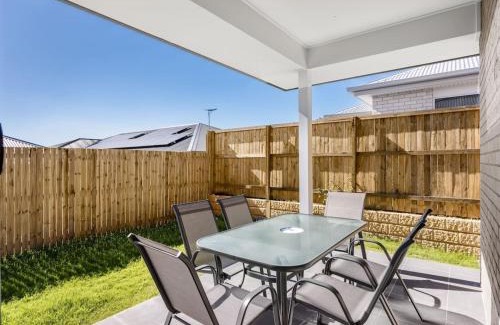 Greenbank Casa | Brand New Comfy Home 4Bedroom designer furniture