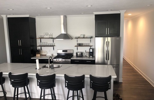Frankfort Apartamento | Nuevo y elegante apartamento tipo loft completamente remodelado