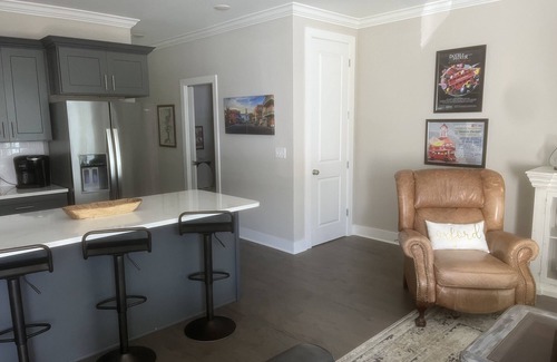 Oxford Condominio | Brand new condo available, 5 minutes to stadium and 1.5 miles off the square.