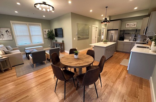 Off Broadway Casa | Brand New Construction! 3 Apartments/5 Bed/ 3 Bath Broadway Neighborhood
