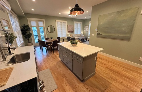 Off Broadway Casa | Brand New Construction! 3 Apartments/5 Bed/ 3 Bath Broadway Neighborhood