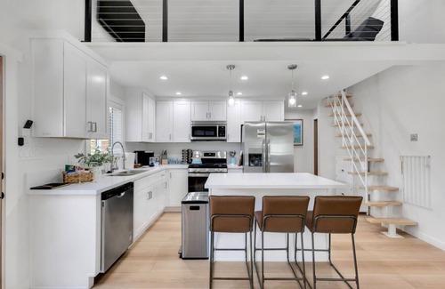 Thousand Oaks Casa | Brand new Cottage, putting green, private patio