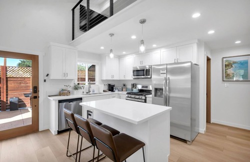 Thousand Oaks Casa | Brand new Cottage, putting green, private patio
