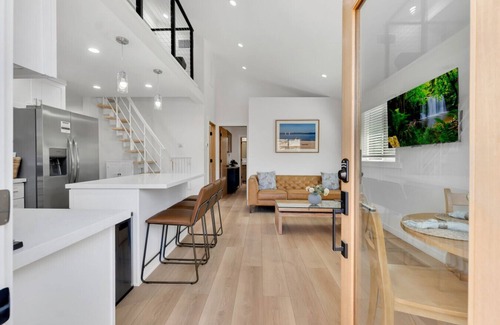 Thousand Oaks Casa | Brand new Cottage, putting green, private patio