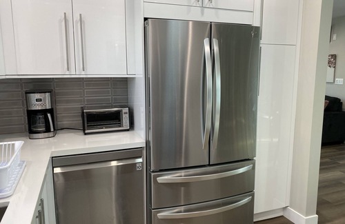 Van Nuys Cabaña | Brand New Cottage w/private yards & close to all!