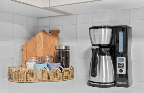 Keith Casa | Brand-New Cozy-2BR|1Bathroom Suite Nr Calgary|HWY1&Banff|Sleep4