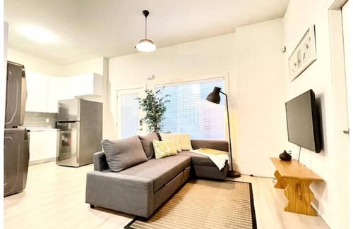 Marpole Casa | Brand New cozy convenient suite near airport/ skytrain