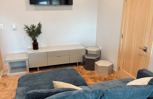 Norfolk Apartamento | Brand new, cozy/modern 1-bedroom apartment located Norfolk's downtown district!