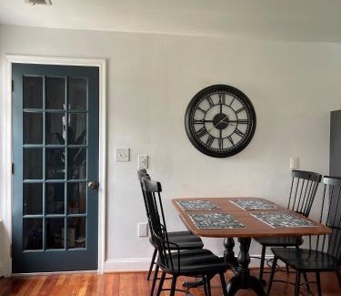 West Falls Church Apartamento | Brand New, Cozy, Modern, One-bedroom Apartment