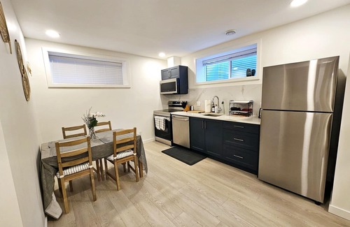Colwood Casa | Brand New, Cozy, Quiet, Clean Basement Suite @ Royal Bay Close to Golf Courses