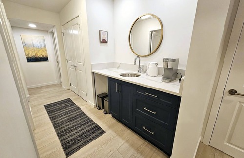 Colwood Casa | Brand New, Cozy, Quiet, Clean Basement Suite @ Royal Bay Close to Golf Courses