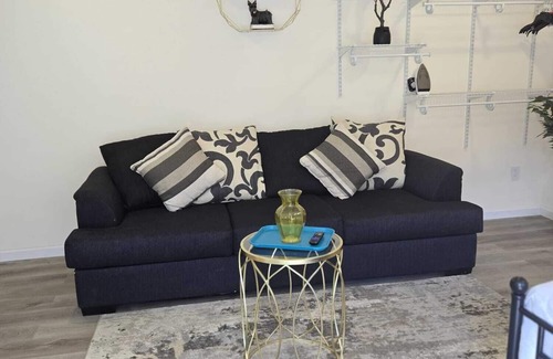 La Presa Apartamento | Brand New Cozy studio with AC and WiFi in amazing Spring Valley