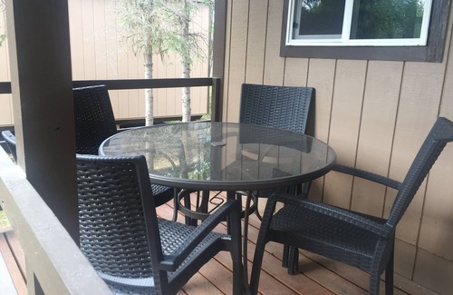 Cohoe Cabina | Brand New Creekside Cabin on the Kenai Peninsula