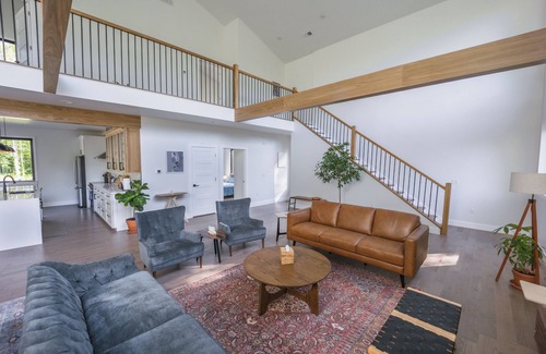Nancy Casa | Brand new custom lake house with breathtaking panoramic views