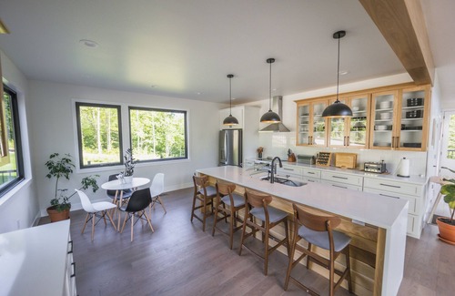 Nancy Casa | Brand new custom lake house with breathtaking panoramic views