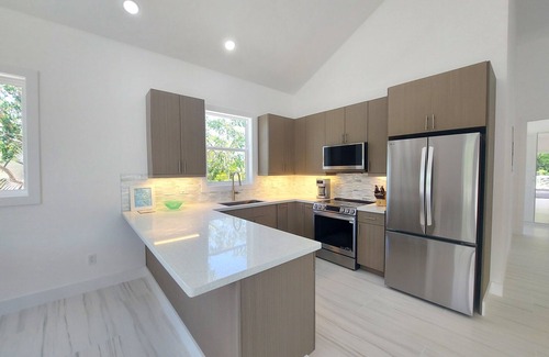 North Palmetto Point Casa | Brand New Designer Home on Banks Road, Steps from Beach, Walk to La Bougainvillea