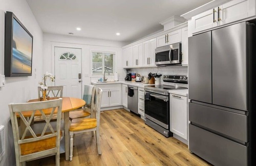 Picnic Point-North Lynnwood Apartamento | Brand New Designer's Stylish 1BR Home - 1min to I5