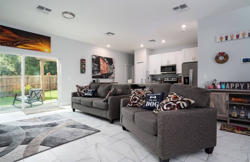 Orange City Casa | Brand New, Dog Friendly, 3Bd 2Ba, Great Location