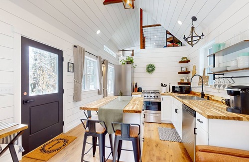 Bucksport Cabina | Brand-new dog-friendly home near Hancock Pond with firepit, grill, streaming, AC
