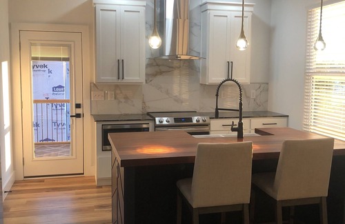 Bristol Casa | Brand NEW Downtown Bristol Gem