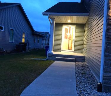 Cedar Rapids - Iowa City Casa | Brand new duplex