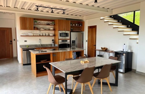 Ojochal Casa | Brand New Entreverde Beach-Mountain house