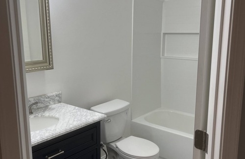 Danville Apartamento | BRAND NEW.......EVERYTHING IS IN WALKING DISTANCE