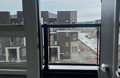 Oakville Casa | Brand new exec 3 storey TH, 3000 sq foot high ceilings with 4 bdrm. Oakville