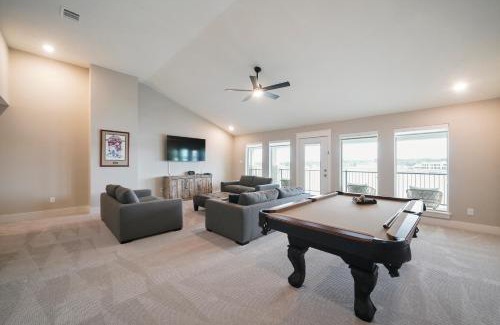 Montgomery Casa | Brand new, family friendly, waterfront lake house.