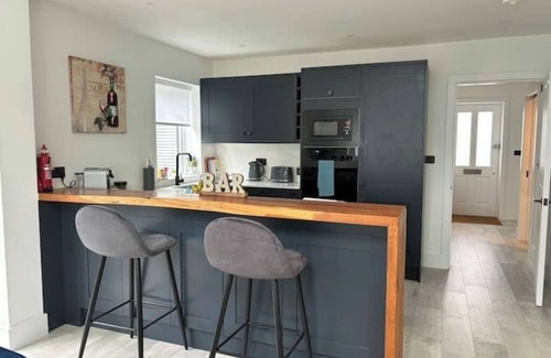 Syon Casa | Brand New Family House with free parking