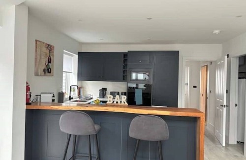 Syon Casa | Brand New Family House with free parking