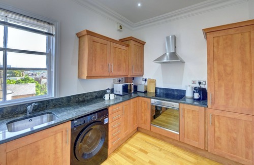 Leamington Spa Apartamento | Brand new bright & spacious apartment with views over Leamington Spa