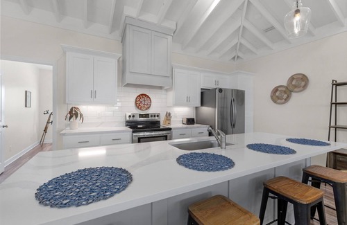 Royal Lagoons Cabaña | Brand New! Granary House~Coastal Getaway