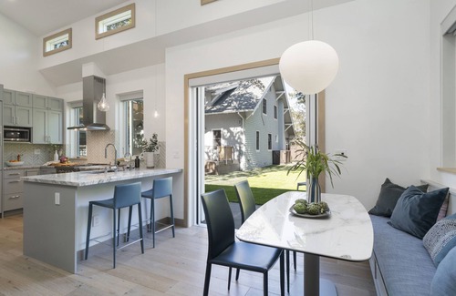 Oak Knoll - Redwood Park Cabaña | Brand New Guesthouse in Redwood City near Stanford.