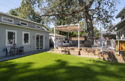 Oak Knoll - Redwood Park Cabaña | Brand New Guesthouse in Redwood City near Stanford.