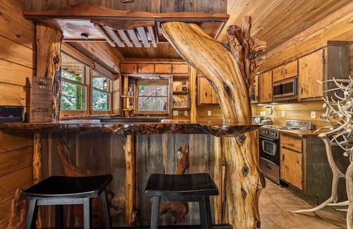 Ellijay Cabina | ¡Retiro Clear Creek Lodge- Majestic Creekfront!