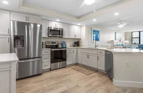 Sanibel Condominio | Frente al Golfo Mascotas Pasos a la playa Recientemente actualizado Piscina Climatizada Tenis 1er piso