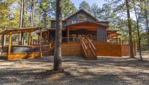 Pickens Casa | Brand New Hidden Haven Lodge 4 Bdrm,5 and half Bth, Huge outdoor area, Hot tub