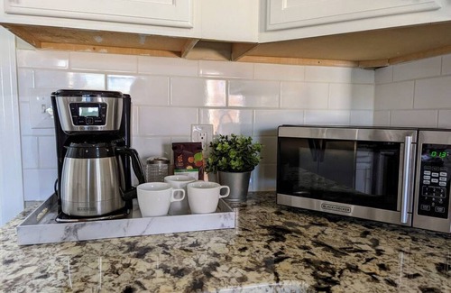 Hidden Valley Casa | Brand New Home ★ Huge Private Yard ★ Sleeps