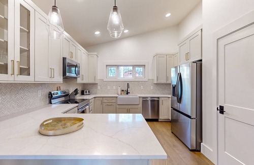 Weaverville Casa | Brand-new home near Weaverville with game room, private hot tub, firepit, & BBQ