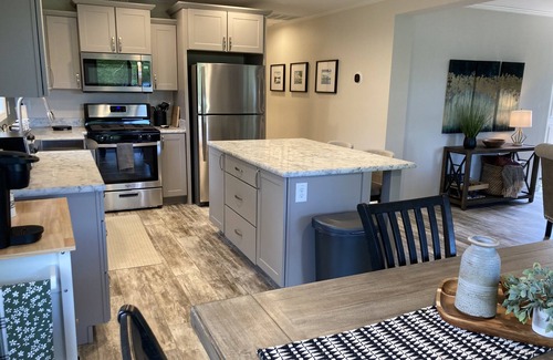 Gladstone Casa | Escanaba River Escape-The Birch Tree Home Modern 3BR Riverfront Retreat