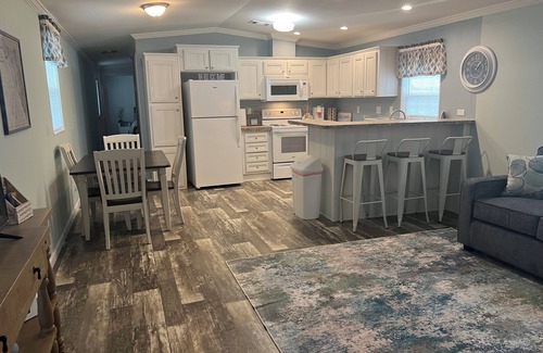 Satsuma Casa | Brand New Home Perfect for Travelers, Snow-Birds, Bikers & Fisherman
