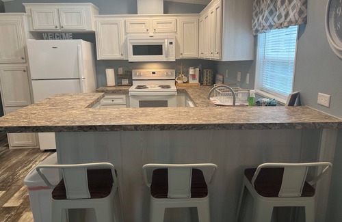 Satsuma Casa | Brand New Home Perfect for Travelers, Snow-Birds, Bikers & Fisherman