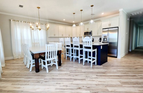 Surf Side Shores Casa | Brand New Home! Short Walk to Private Beach!!