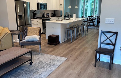 Durham Casa | Brand new home with upscale finishings