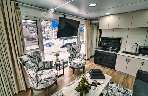 Merritt Island Alquiler De Eote | Brand New House Boat Stunning Views and Resort Amenities