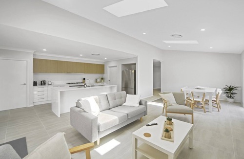 Sussex Inlet Casa | Brand New house in a Tranquil Golf Course Retreat